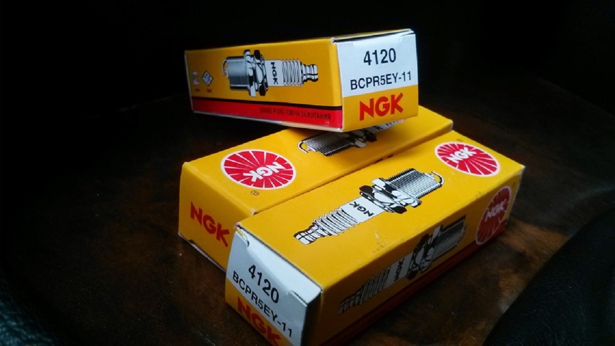 фото Свеча зажигания NGK 4120 BCPR5EY-11 